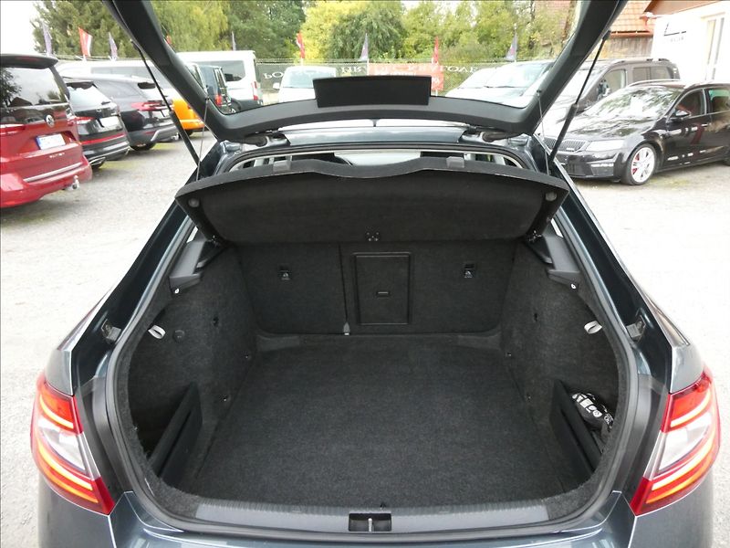 Škoda Octavia 2,0 TDi 110kW DSG STYLE, ČR - fotka 18 z 39