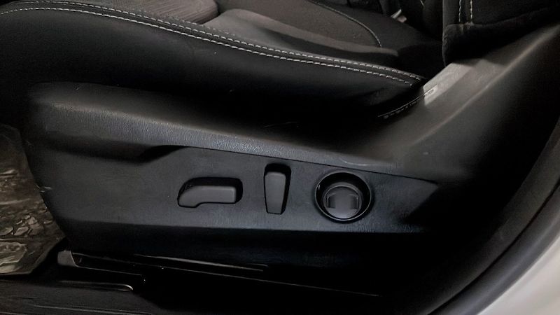 Subaru Outback 2.5i 4WD Active + tažné - fotka 20 z 24