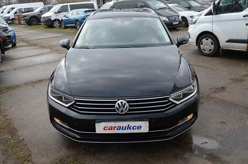 Volkswagen Passat (2017) VARIANT 2,0 TDI - fotka 2 z 16