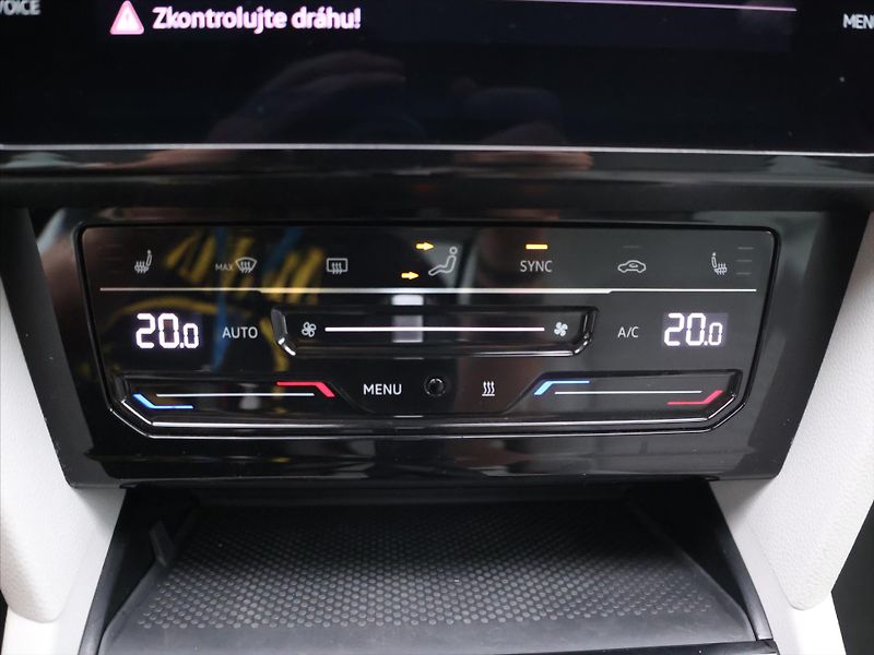 Volkswagen Passat 2.0 TDI 147kW DSG CZ Elegance - fotka 20 z 29