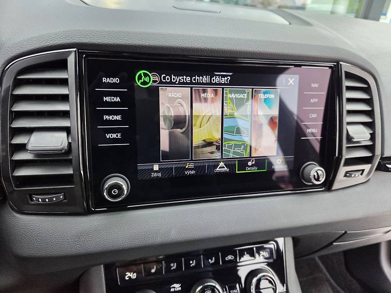 Škoda Karoq Sportline 1.5 TSI DSG tažné - fotka 25 z 45