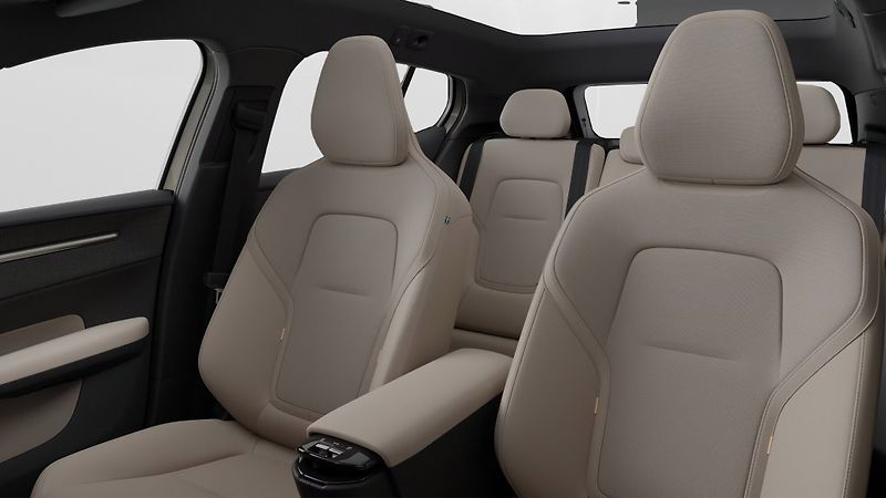 Volvo EX30 (2026) ULTRA P8 AWD, 315kW - fotka 7 z 9