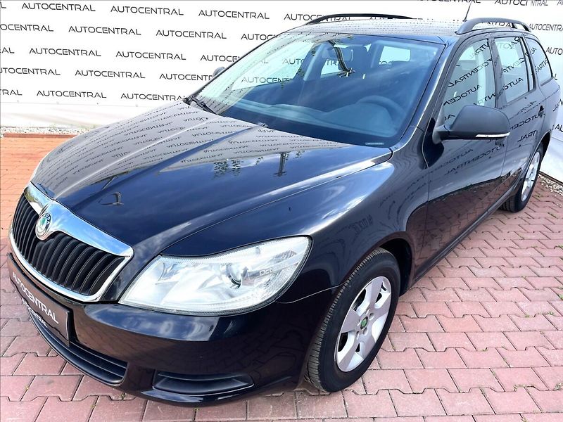 Škoda Octavia 1,4 TSi,90kW,serv.kn. - fotka 7 z 19
