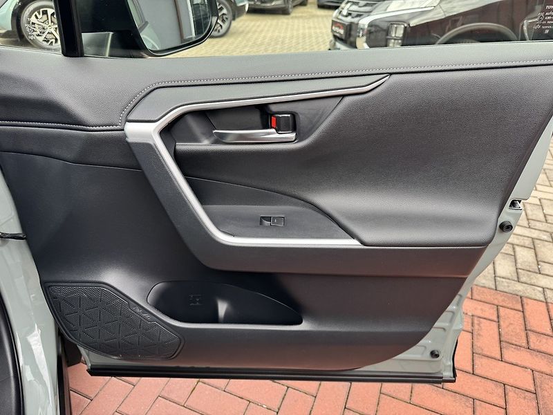 Toyota RAV4 (2023) 2.5HSD 4WD Hybrid Executive - fotka 20 z 49