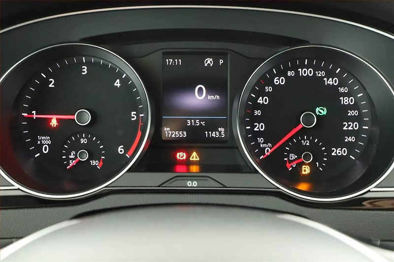 Volkswagen Passat (2018) R-Line 2.0 TDI, Automat, Kůže - fotka 15 z 20