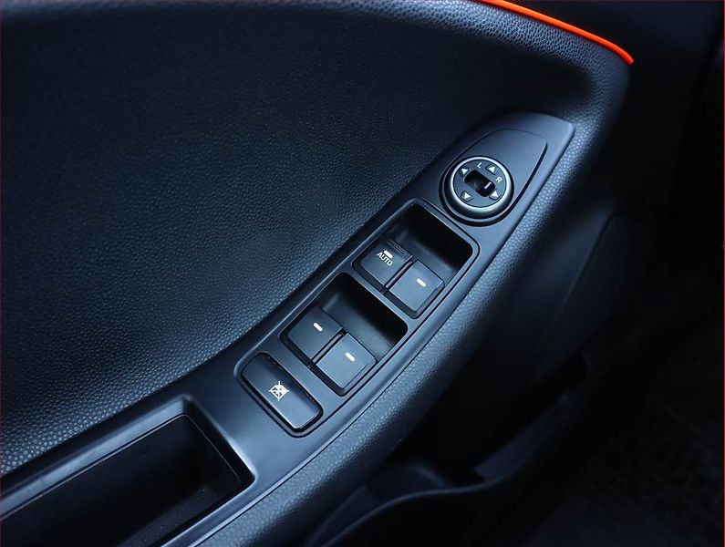 Hyundai i20 (2019) 1.2, Serv.kniha, Tempomat - fotka 18 z 19