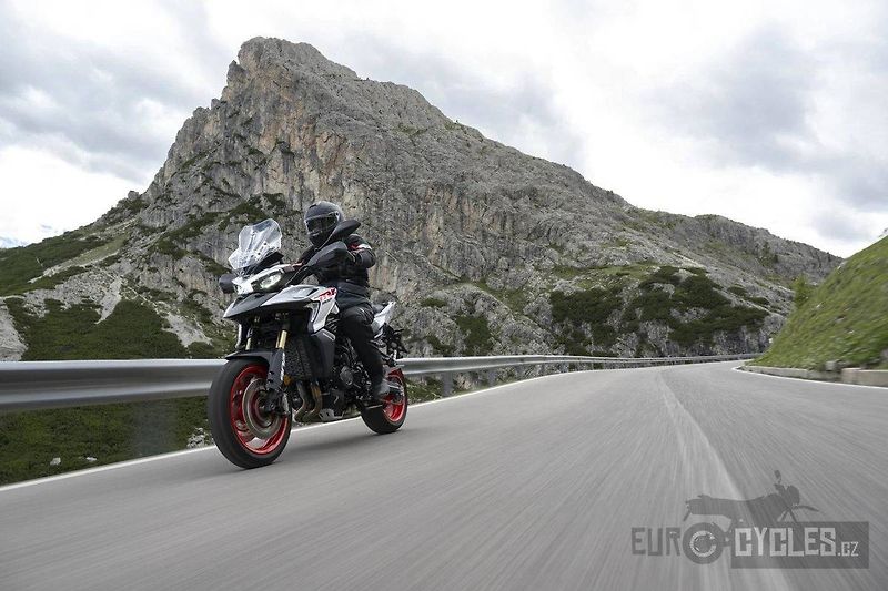 Benelli (2026) TRK 902 Stradale - fotka 12 z 18