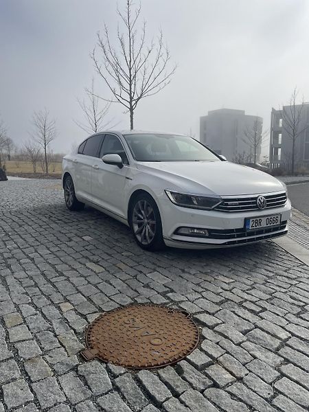 Volkswagen Passat (2015) VW Passat B8 BiTDI 4Motion DSG - fotka 2 z 12