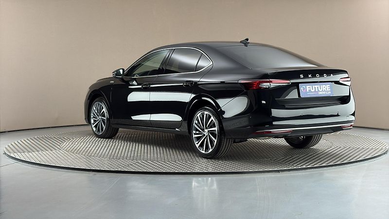 Škoda Superb 2.0 TDI DSG 4x4 L&K - fotka 2 z 35