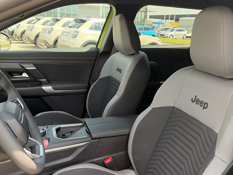Jeep Compass (2026) First Edition e-Hybrid 145k - fotka 10 z 23