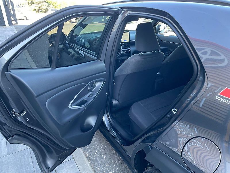 Toyota Yaris Cross MY25 1.5 HEV Style - fotka 9 z 29