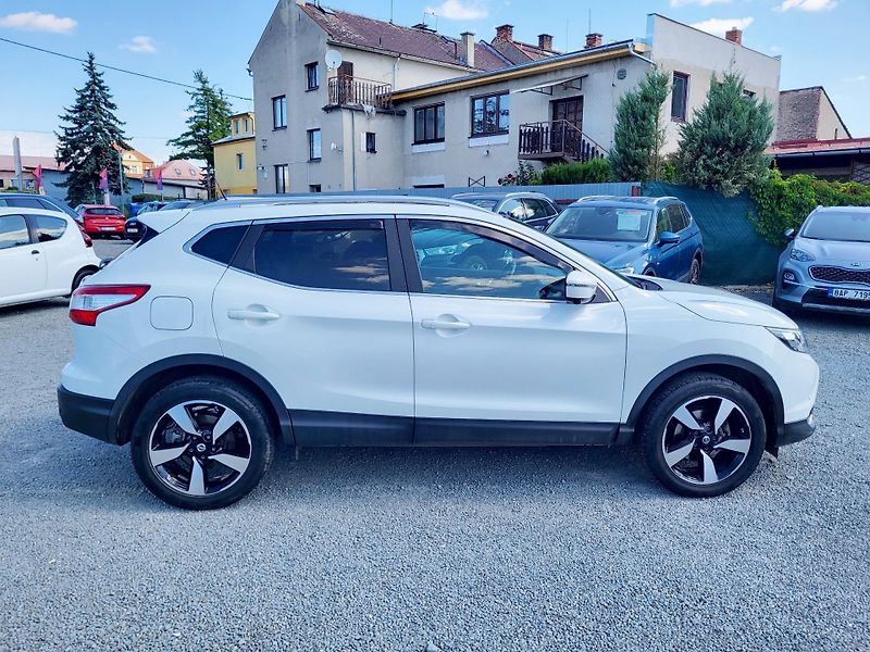 Nissan Qashqai 1.2 DIG-T 85kW - fotka 5 z 46