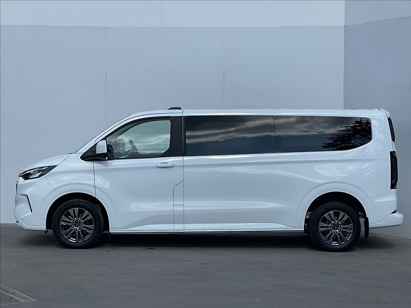 Ford Tourneo Custom 2,0 EcoBlue AWD A8 Titanium L2 - fotka 2 z 18