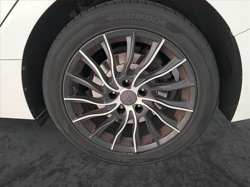 Hyundai i40 (2014) 1.7 CRDi, Automat, Serv.kniha - fotka 15 z 16
