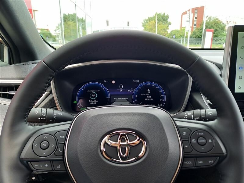 Toyota Corolla Cross 1,8 Style - fotka 14 z 14
