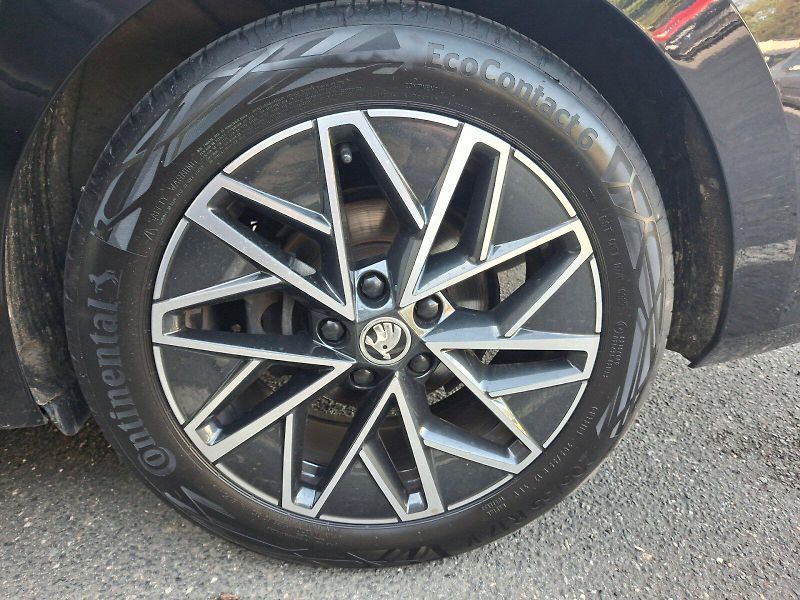 Škoda Octavia (2023) Combi SportLine DSG 4x4 2,0TDi - fotka 34 z 35