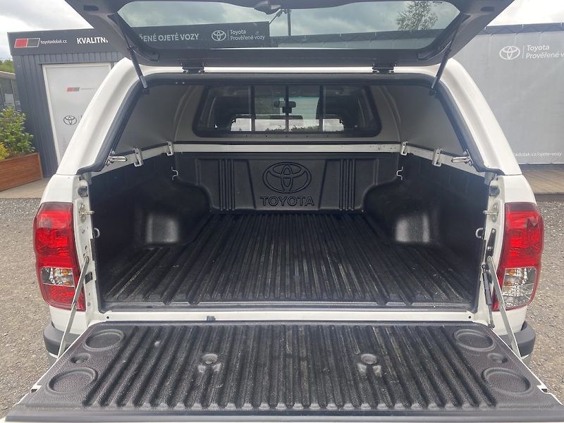 Toyota Hilux 2.4D, ČR, Active, tažné, 4x4 - fotka 29 z 32
