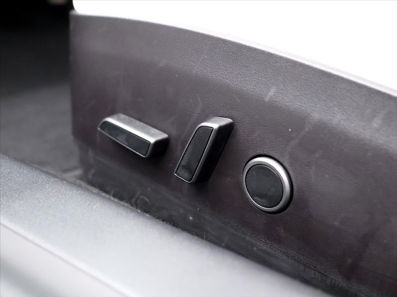 Tesla Model 3 LongRange AWD SOH90,6% DPH - fotka 17 z 33