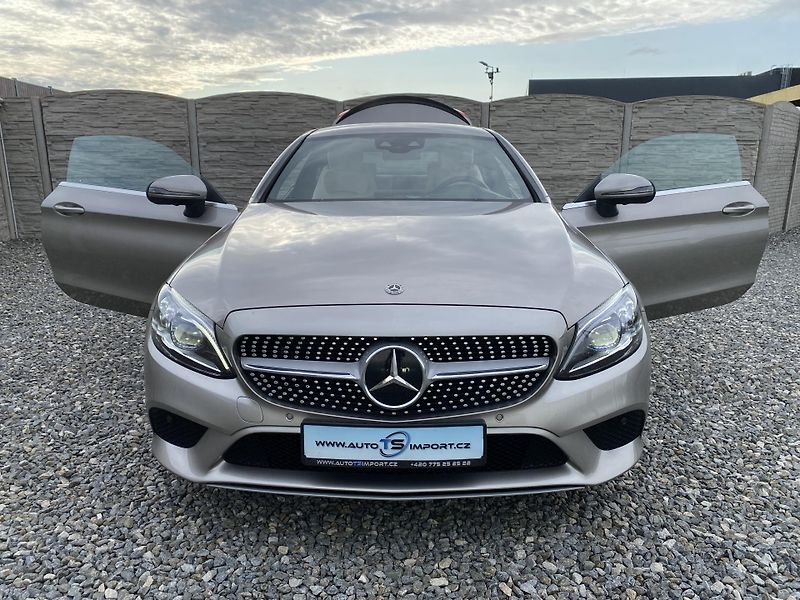 Mercedes-Benz Třídy C C 400 COUPE 4MATIC 51.000KM - fotka 130 z 149