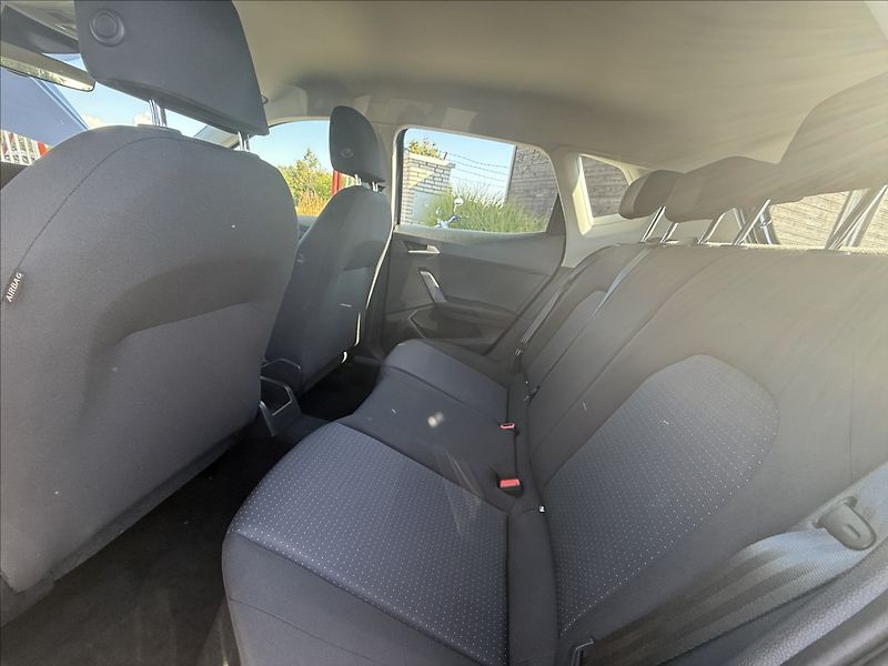 Seat Arona 1,0 TSI DSG 81kW 39.000Km - fotka 22 z 33