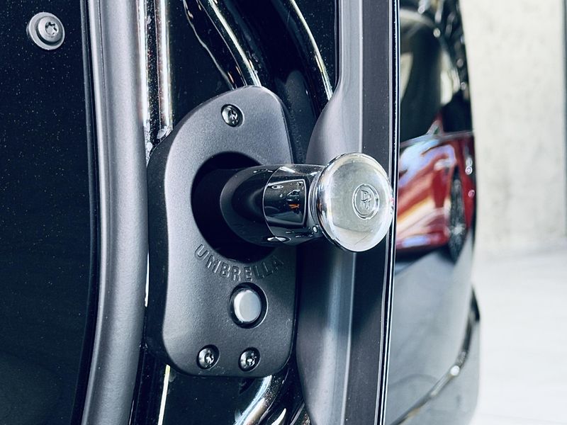 Rolls-Royce Cullinan (2026) Black B SHOOTING STARS BESPOKE - fotka 35 z 45