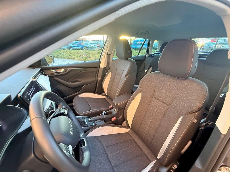 Škoda Kamiq (2025) SELEC TSI 85/1.0 A7F - fotka 32 z 32