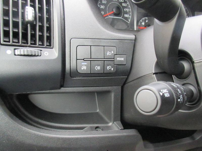 Opel Movano Van 3500 L3H2 2.2CDTI 103kW/14 - fotka 15 z 21