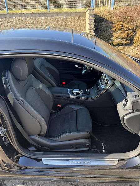 Mercedes-Benz Třídy C C 400 245kW COUPE 4x4 AMG  - fotka 18 z 20