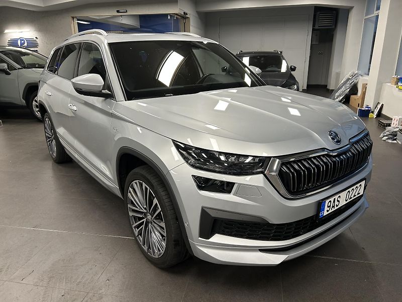 Škoda Kodiaq (2023) 2.0TDi L&K 4x4 7míst Panor 360 - fotka 1 z 52