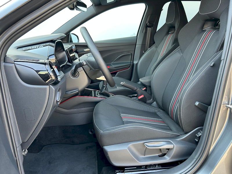 Škoda Fabia (2025) Monte Carlo 1.0 TSI 85 kW - fotka 15 z 32
