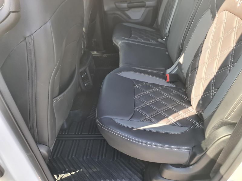 Dodge RAM 1500 (2022) 5.7 HEMI 4x4 BIGHORN LPG - fotka 34 z 67