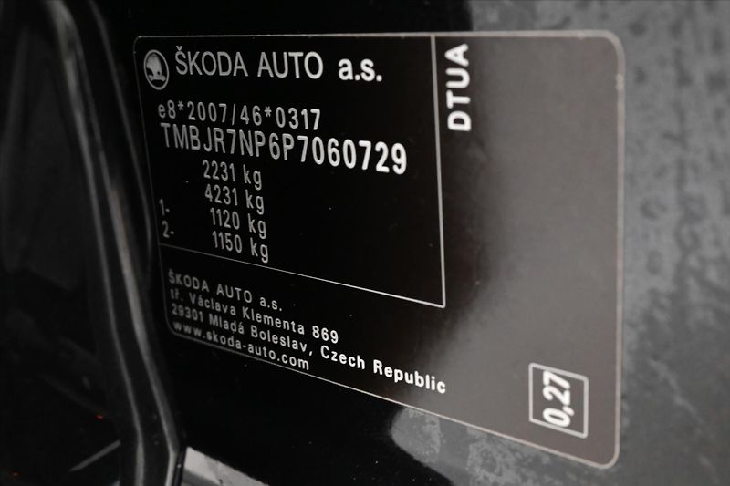 Škoda Superb 2,0 TDI 147KW DSG STYLE Záruka - fotka 12 z 33