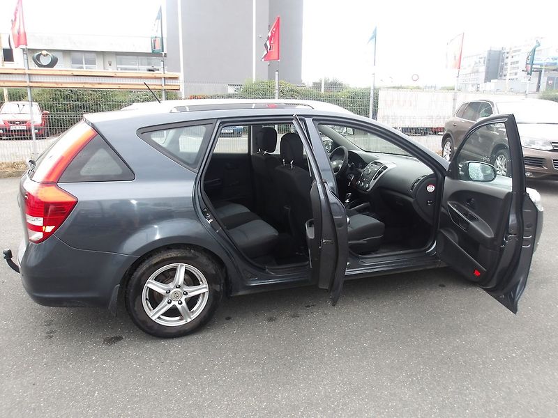 Kia Ceed 1,4i ČR ! NAJ.94000 km !!! Ser - fotka 14 z 34