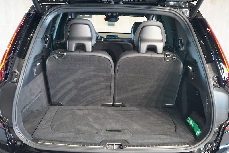 Volvo XC90 T8 PLUS Black Edition, Vzduch - fotka 16 z 50