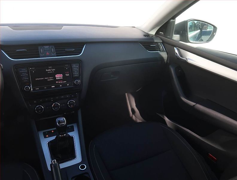 Škoda Octavia (2015) Edition 2.0 TDI 4x4, 4X4 - fotka 8 z 22