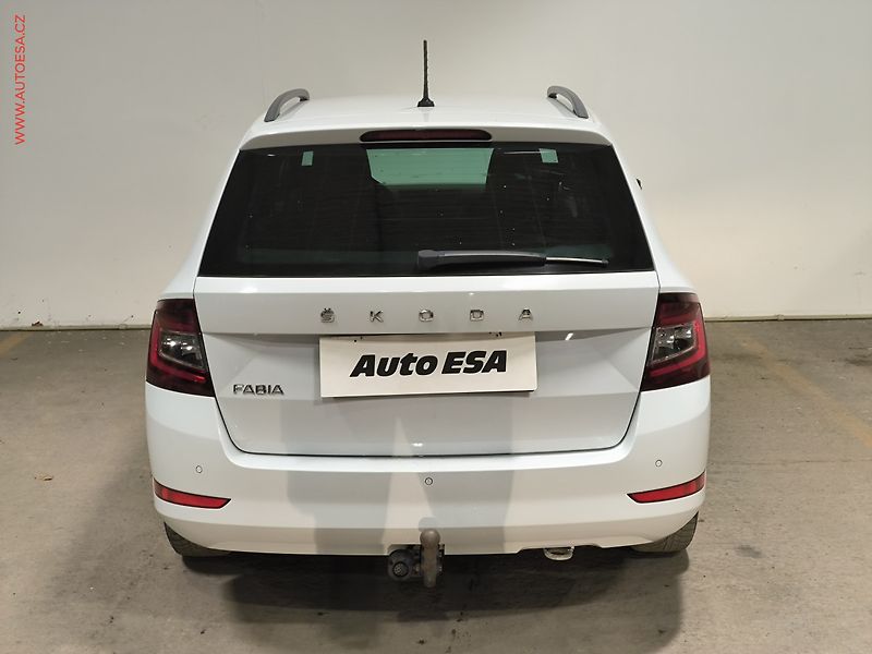 Škoda Fabia (2021) 1.0 TSi, Sport, navi, TZ - fotka 5 z 17