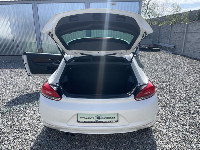 Volkswagen Scirocco 1.4TSi 125PS SPORT EDITION TOP - fotka 111 z 178