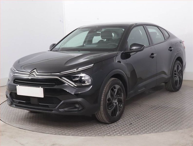 Citroën C4 X (2023) 1.2 PureTech - fotka 2 z 16