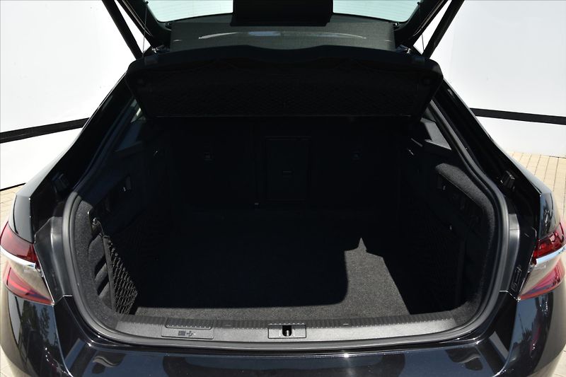 Škoda Superb 2.0TDi 147kW DSG L&K ČR - fotka 12 z 36