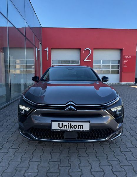 Citroën C5 X (2022) Hybrid 225 k S&S ë-EAT8 SHINE  - fotka 2 z 10