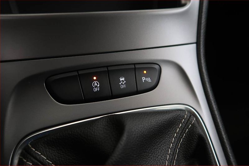 Opel Astra (2018) 1.6 CDTI, Serv.kniha, Tempomat - fotka 17 z 18