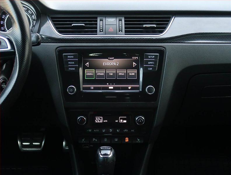 Škoda Rapid (2019) Monte Carlo 1.0 TSI, Automat - fotka 12 z 21