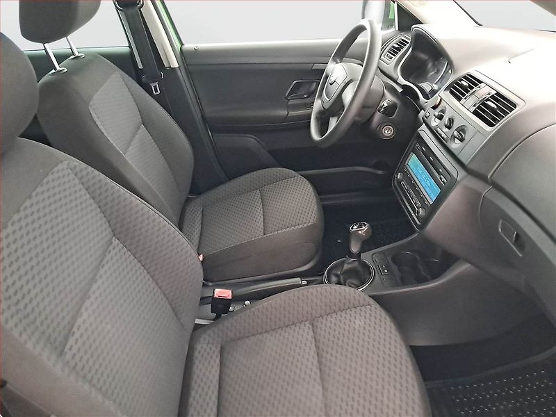 Škoda Fabia (2011) Ambition 1.2 TSI - fotka 9 z 16