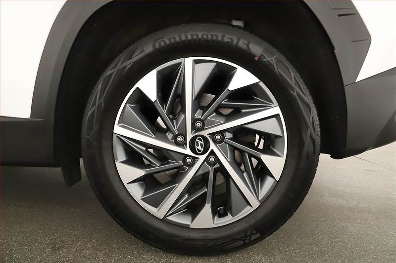 Hyundai Tucson (2023) Smart 1.6 T-GDI 48V MHEV - fotka 16 z 16