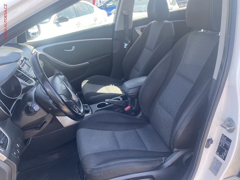 Hyundai i30 (2016) 1.6GDi, ČR, AC, tempo - fotka 8 z 13