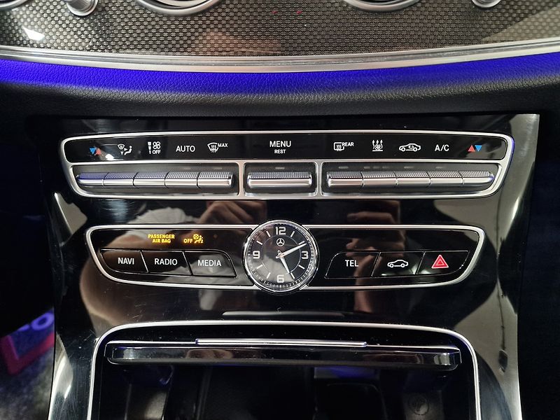 Mercedes-Benz 220 (2017) - fotka 59 z 74