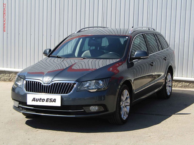 Škoda Superb (2014) 2.0TDi, Elegance, DSG, navi - fotka 3 z 23