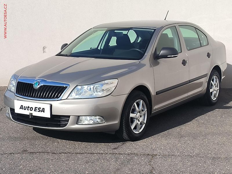Škoda Octavia (2013) 1.6 TDI, 2.maj,ČR, Active - fotka 3 z 15