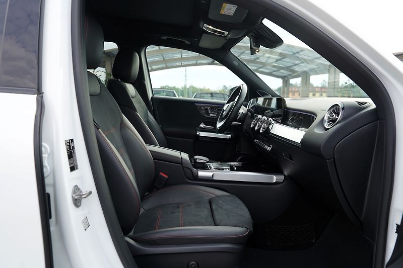 Mercedes-Benz GLB 250i 4Matic/AMG/AT/225 PS/Led - fotka 30 z 42