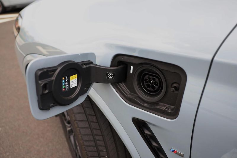 BMW X3 xDrive30e - fotka 15 z 17